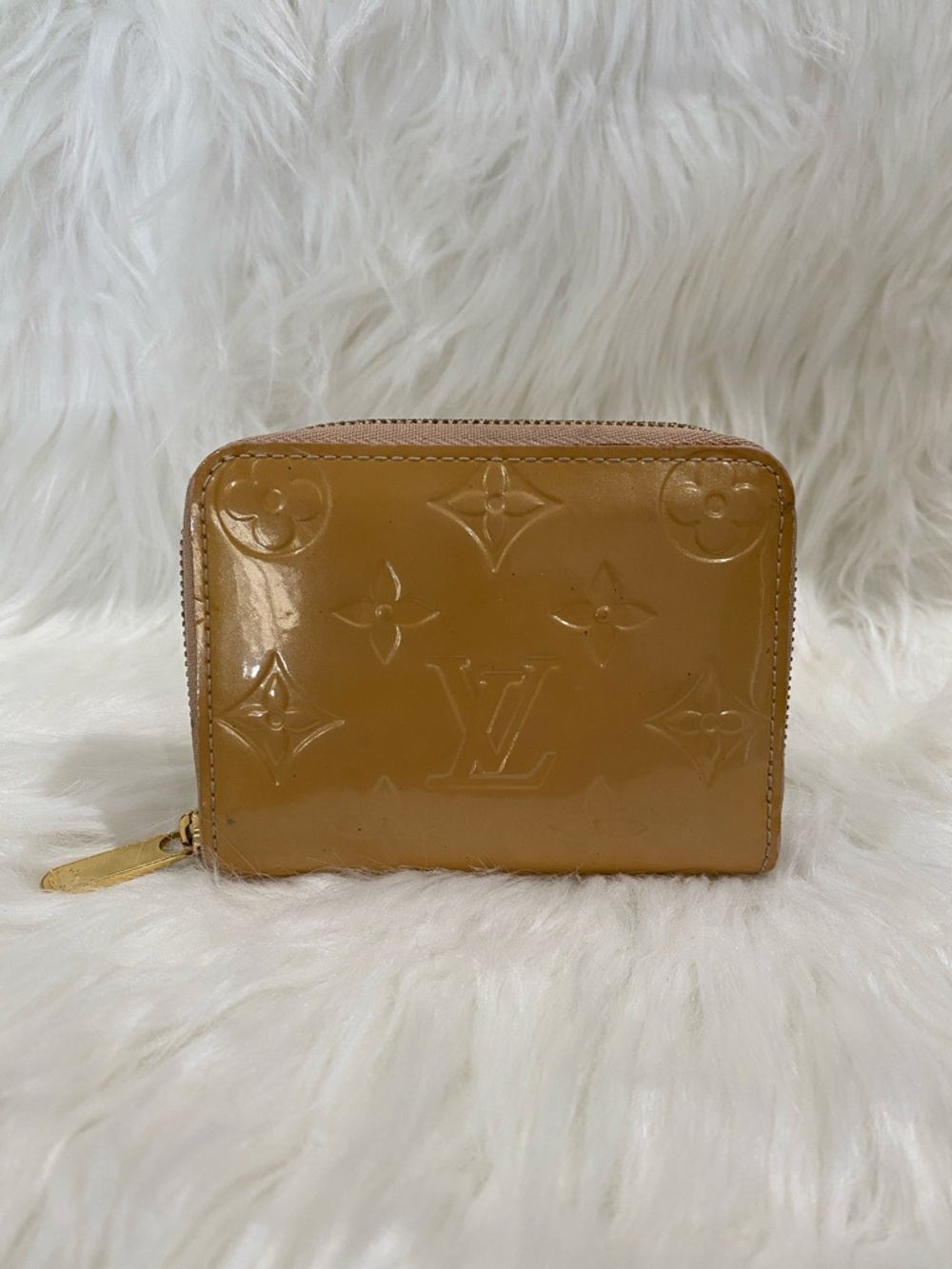Louis Vuitton Vernis Monogram Zip Wallet in yellow/ light Caramel